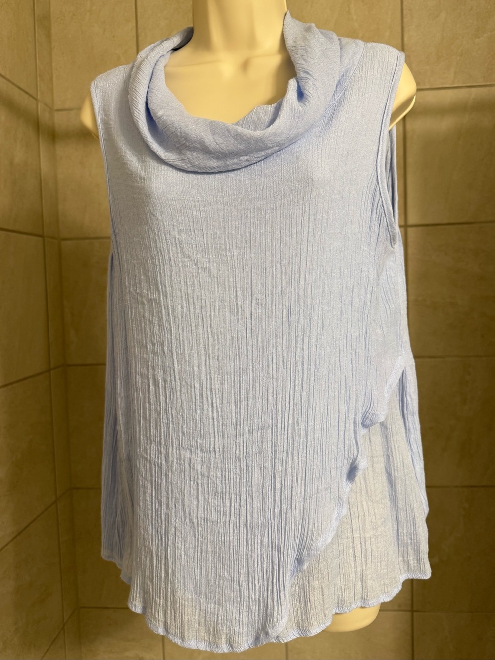 NWOT Gaya light blue cowl neck sleeveless fluttery top, size Extra Large